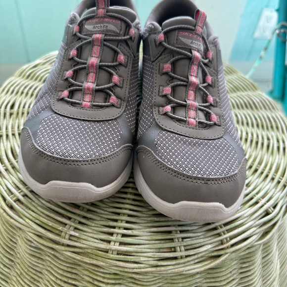 Skechers Air Cooled Archfit - Picture 2 of 9